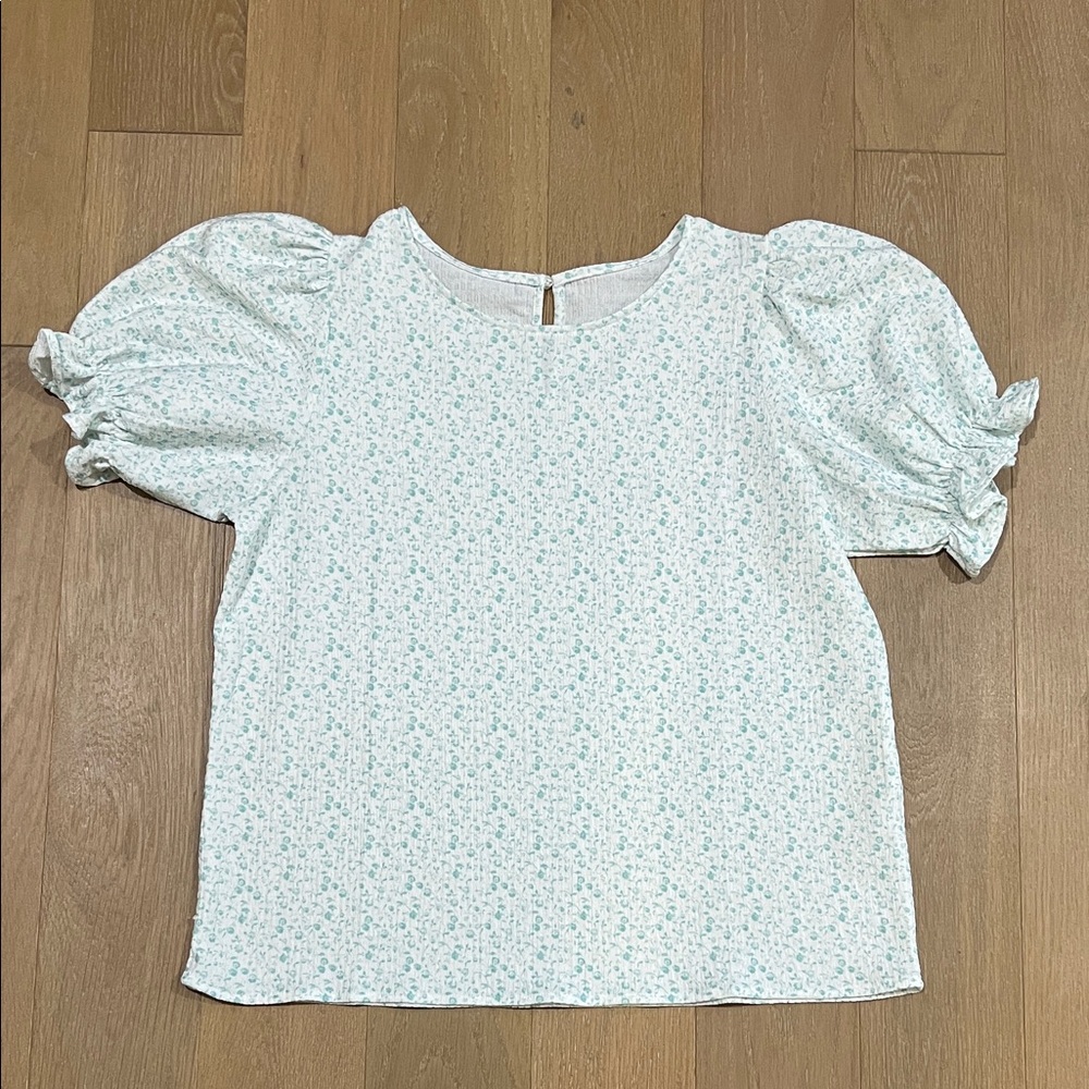 Elegant Puff Sleeve Blouse in White Floral